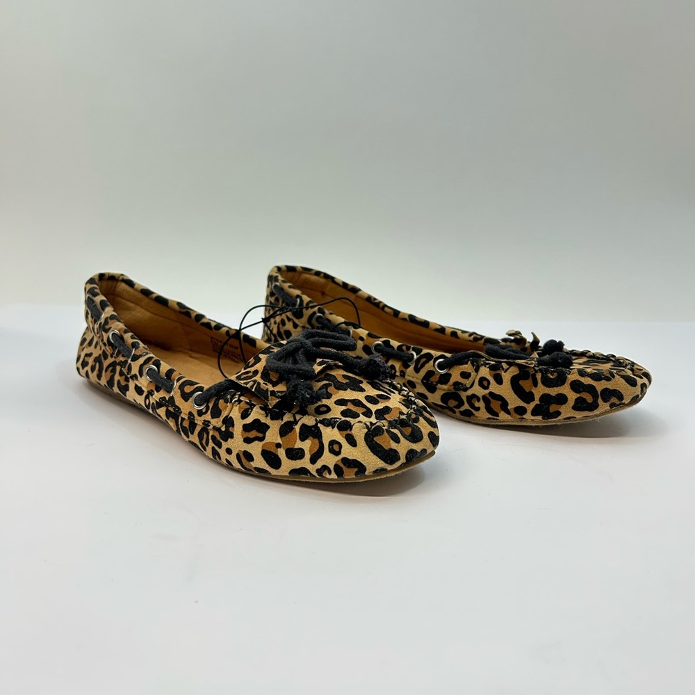 NWOT Dots Leopard Print Women's Flats size 9